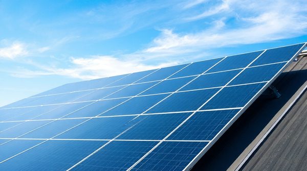 Panneau solaire photovoltaïque : optimisez votre production électrique